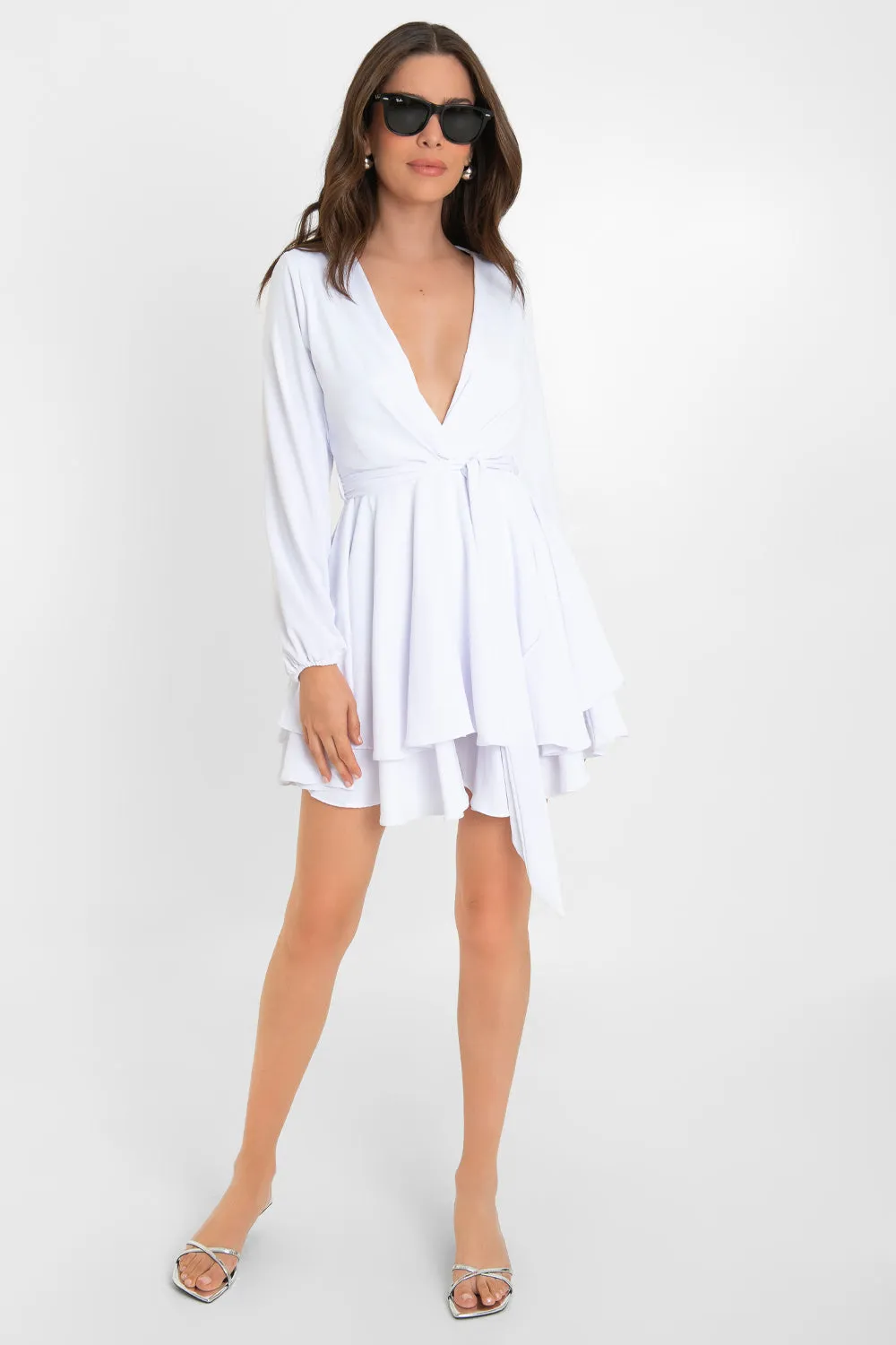 Vestido corto de manga larga capas olanes